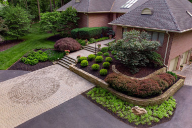 landscape-design-01-retaining-wall-brick-paver-landscaping